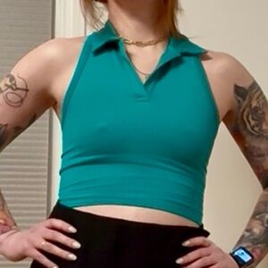 Athleta teal golf tennis crop top
